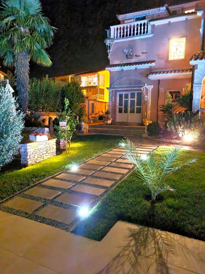 Apartment Villa Engel With Pool Пореч Екстериор снимка