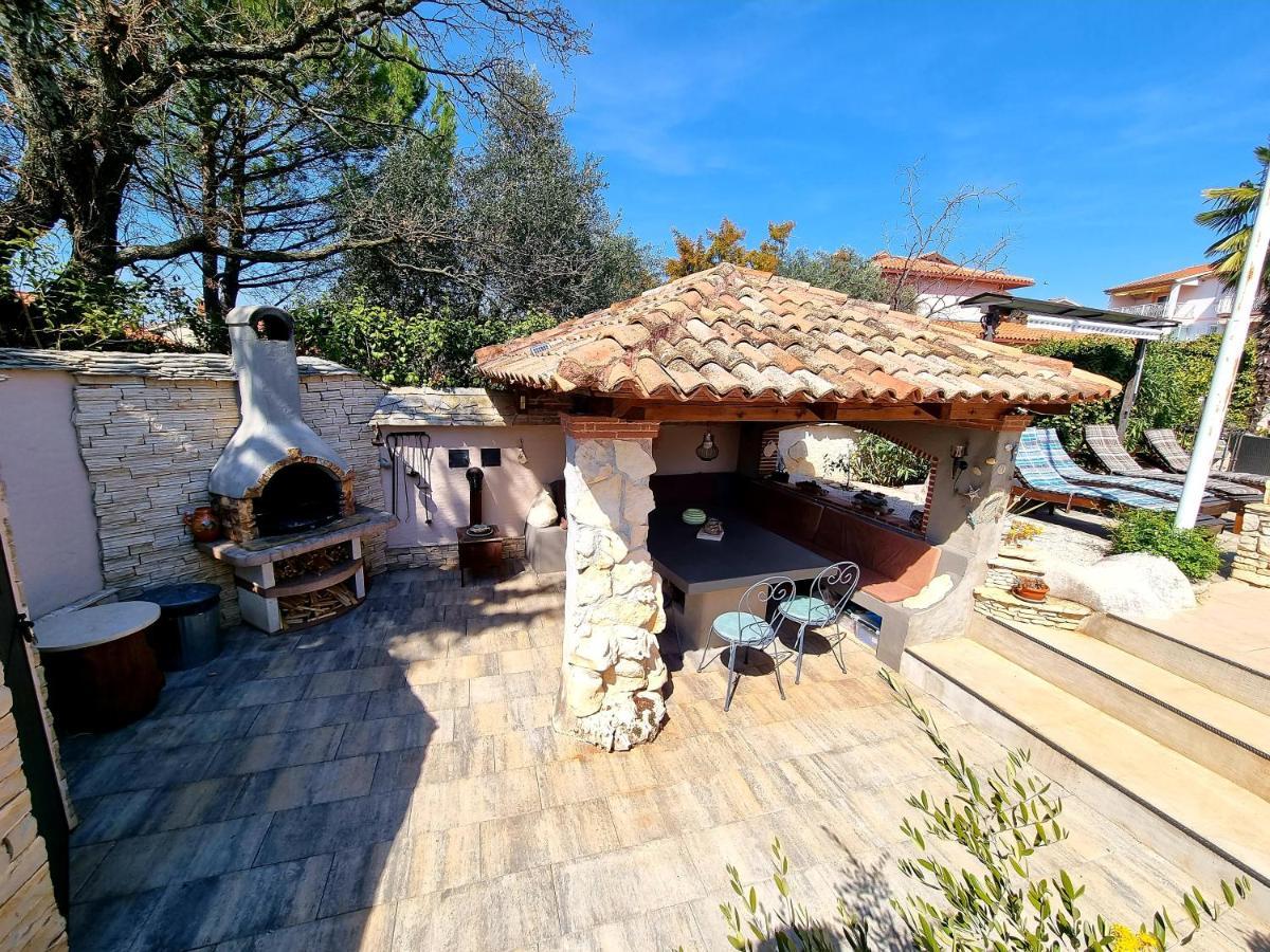 Apartment Villa Engel With Pool Пореч Екстериор снимка