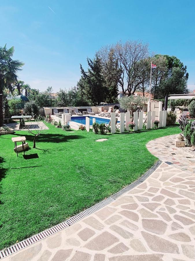 Apartment Villa Engel With Pool Пореч Екстериор снимка