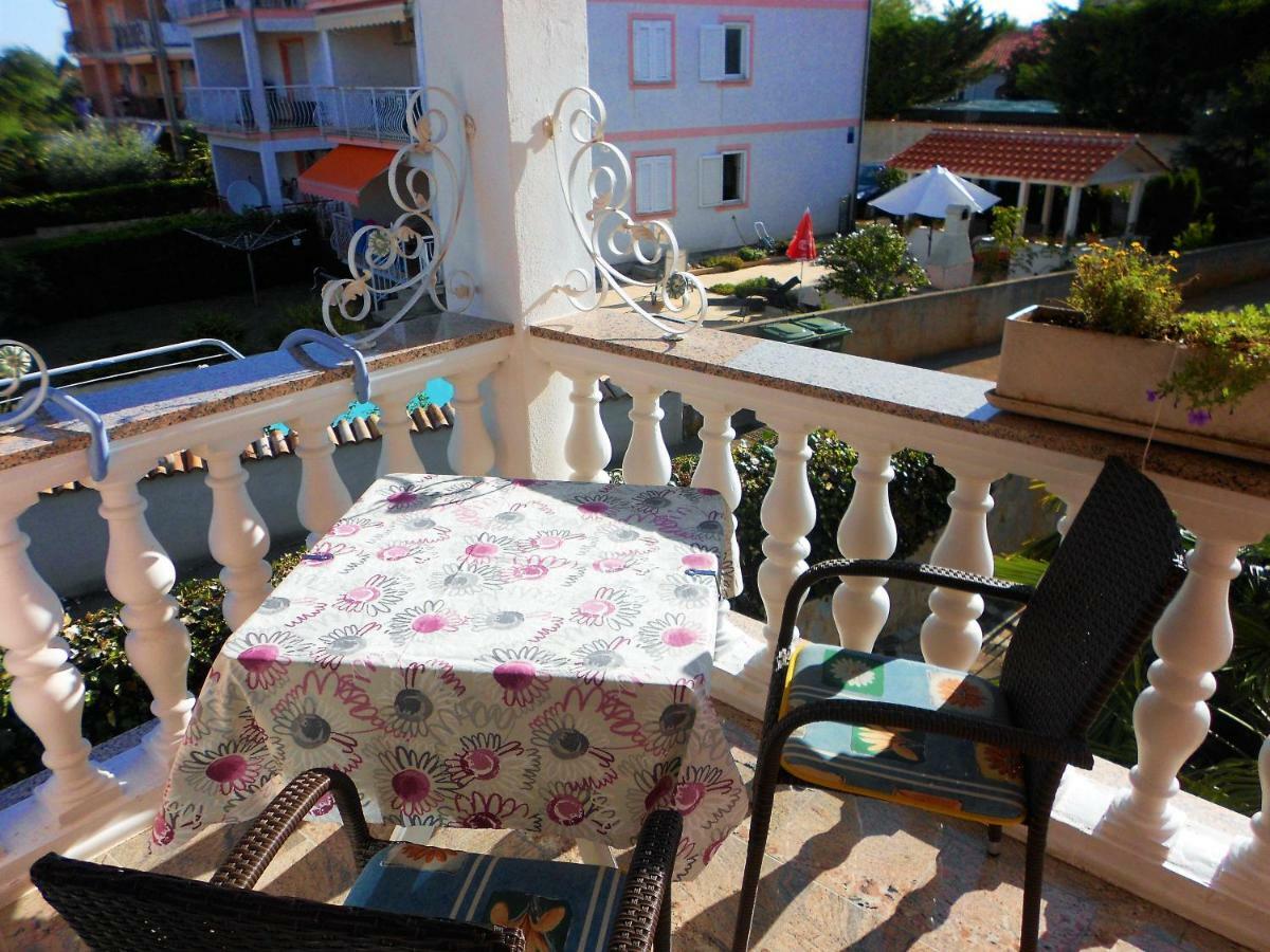 Apartment Villa Engel With Pool Пореч Екстериор снимка