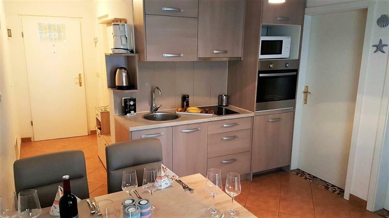 Apartment Villa Engel With Pool Пореч Екстериор снимка