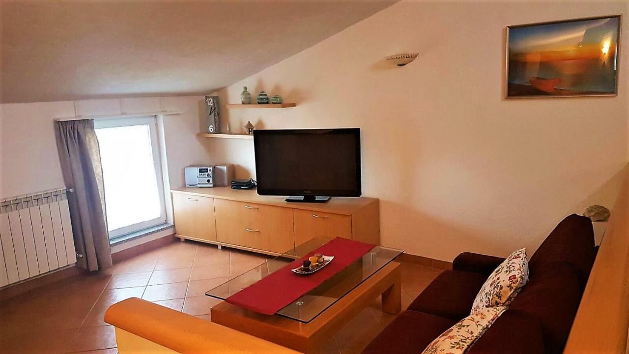 Apartment Villa Engel With Pool Пореч Екстериор снимка