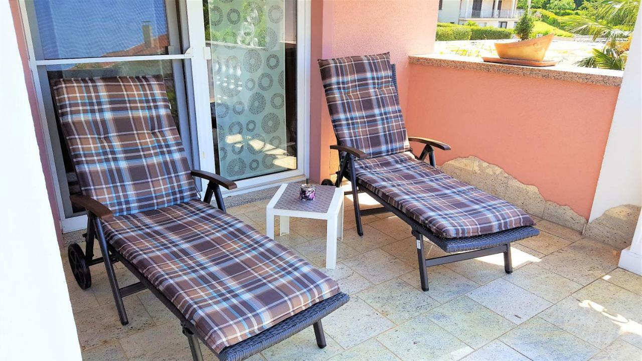 Apartment Villa Engel With Pool Пореч Екстериор снимка