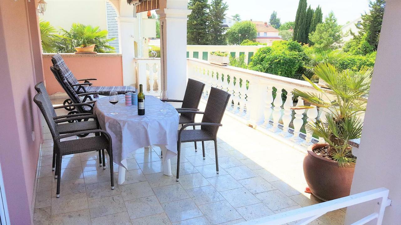 Apartment Villa Engel With Pool Пореч Екстериор снимка