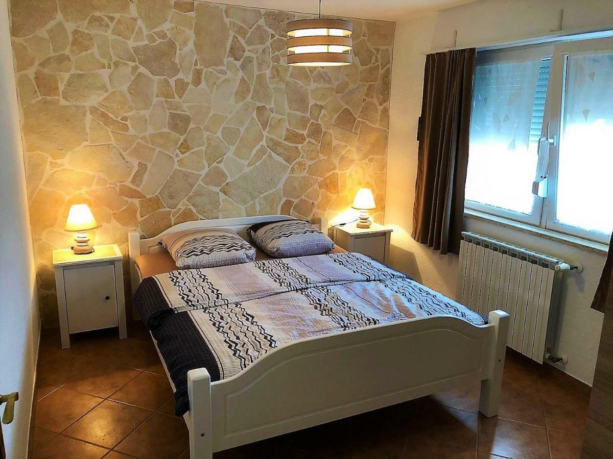 Apartment Villa Engel With Pool Пореч Екстериор снимка